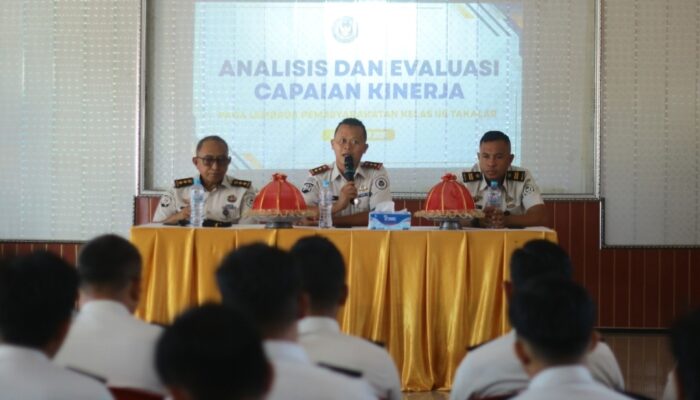 Rapat Anev, Kalapas Takalar Tekankan Optimalisasi Pelayanan