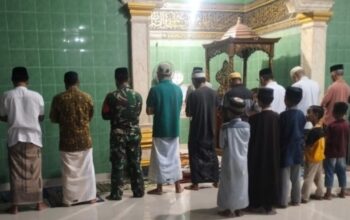 Personel Koramil 1426-06/Mapsu Laksanakan Sholat Subuh Berjamaah Bersama Masyarakat
