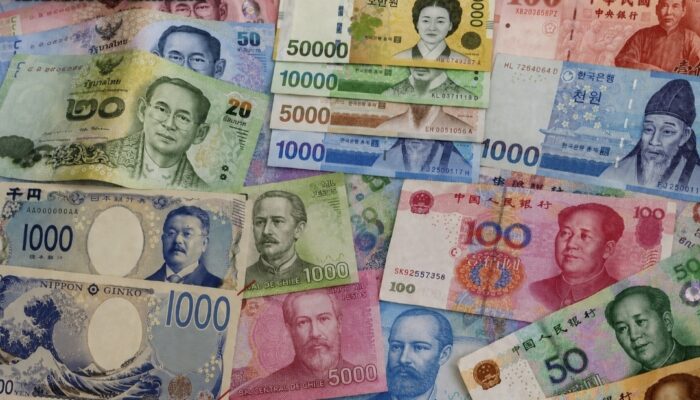Rupiah Perkasa, Jadi Mata Uang Terkuat di Asia di Tengah Melemahnya Dolar AS