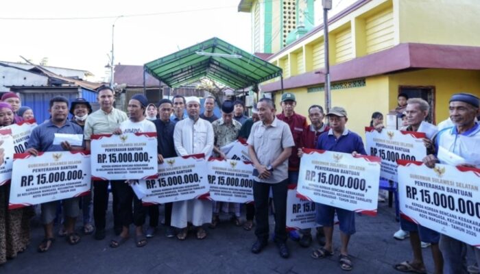 Gubernur Sulsel Turun Langsung ke Lokasi Kebakaran Mangasa, Salurkan Bantuan dan Pastikan Pemulihan Korban