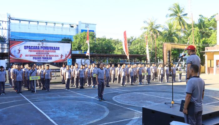 Dalam Rangka HUT Bhayangkara Ke-80 Tahun, Wakapolres Takalar Resmi Membuka Pertandingan Bola Voli