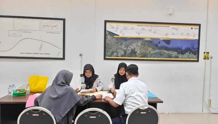 Permudah Masyarakat Urus Paspor, Imigrasi Makassar hadirkan Layanan Eazy Passport di PT Celebes Railway Indonesia Pangkep