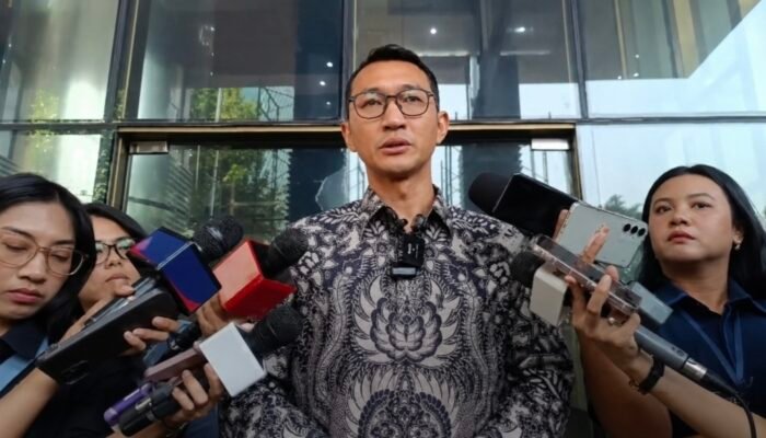 KPK Tahan 4 Tersangka OTT Bupati Pemalang, Staf Administrasi KPK Ikut Dijerat; Uang Tunai Rp2 Miliar Disita