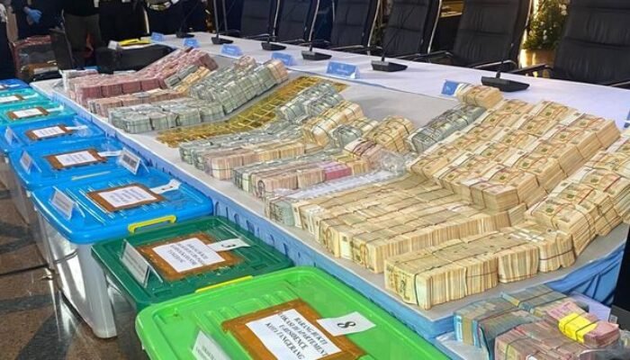 Barang Bukti Hasil Penggeledahan Dugaan Korupsi Batu Bara di PLN, di Publikasikan Mabes Polri