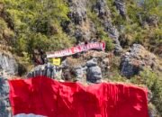 Bukan di Lapangan, Mapala 45 Bentangkan Merah Putih 25 X 15 Meter di Tebing KM 5 Tana Toraja