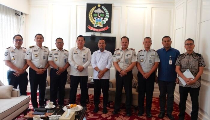 Kalapas Takalar Dampingi Audiensi Kakanwil Ditjenpas Sulsel dengan Gubernur Sulsel, Bahas Sinergi dan Persiapan Remisi HUT Ke-81 RI
