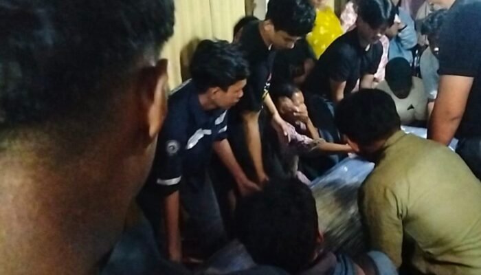 Pulang dalam Peti Jenazah, Siti Fatimah Korban Tragedi KMP Mutiara Sentosa II Disambut Air Mata Keluarga di Makassar