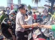 Kepedulian Kasat Intelkam Polres Takalar di Tengah Antrian BBM di SPBU Aeng Batu-Batu Galut