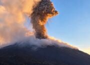 Gunung Api Ili Lewotolok NTT Kembali Erupsi, Kolom Abu Capai 600 Meter
