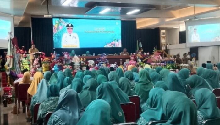 Bupati Takalar Daeng Manye dan Dewi Sri Hadiri Maulid Nabi, Ratusan Jamaah Memadati Ruang Pola Pemda