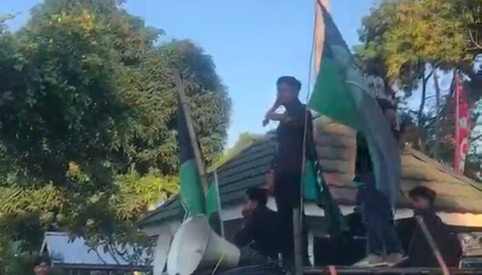 BBM Langka, Antrean Mengular: HMI dan Buruh Desak GM Pertamina Regional 7 Dicopot, SPBU Takalar Sempat Disebut