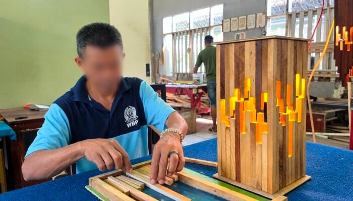 Dari Balik Lapas Jadi Karya Bernilai, Warga Binaan Takalar Kreatif Produksi Lampu Hias