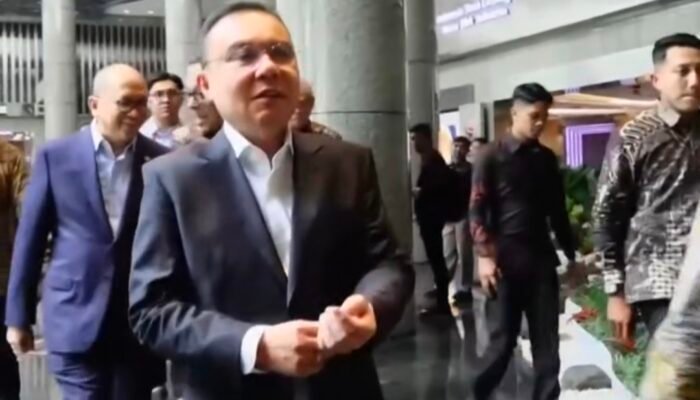 IHSG Anjlok 8 Persen, BEI Hentikan Sementara Perdagangan Saham, DPR dan Danantara Bergerak
