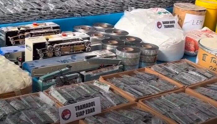 Polda Metro Jaya Bongkar Dua Pabrik Obat Keras Ilegal di Sukoharjo, Bahan Baku Bisa Hasilkan 492 Juta Butir
