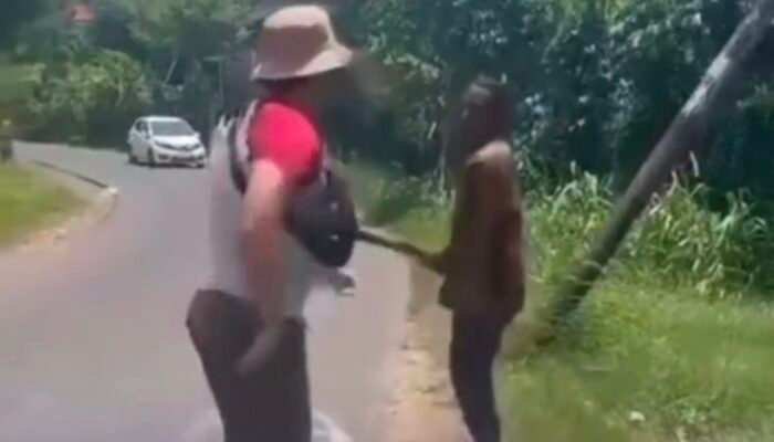 Viral! Turis Belanda Adu Jotos dengan Warga di Manokwari, Polisi Buru Pelaku