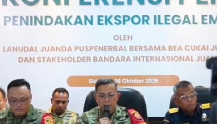 Terbongkar! WNA India Sembunyikan 1,1 Kg Serbuk Emas dalam Tiga Kondom di Bandara Juanda